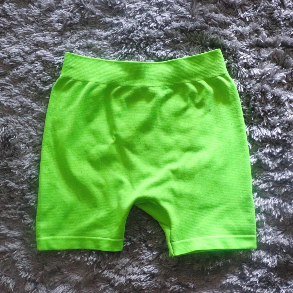 Neon Green Biker Shorts! 🔫